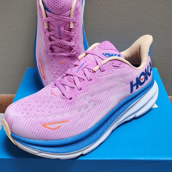 HOKA Clifton 9 Road Running Cyclamen shoes - Picture 1 of 11